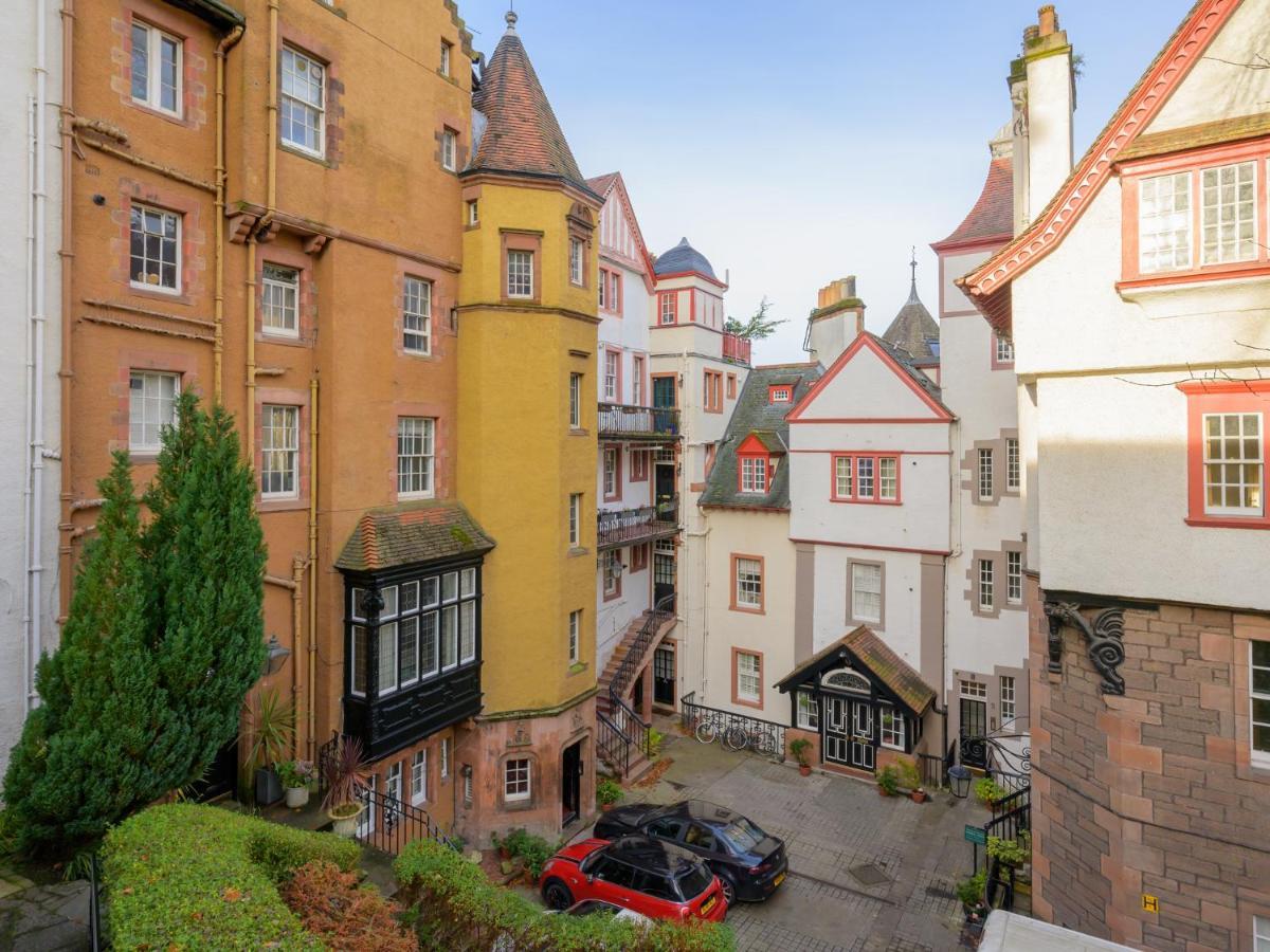 Pass The Keys Historic Ramsay Garden Apt With Balcony Views EDI Exterior foto